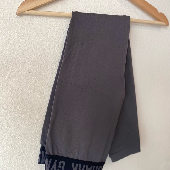 Brand New Gym Shark leggings!!!! - Picture 4 of 7